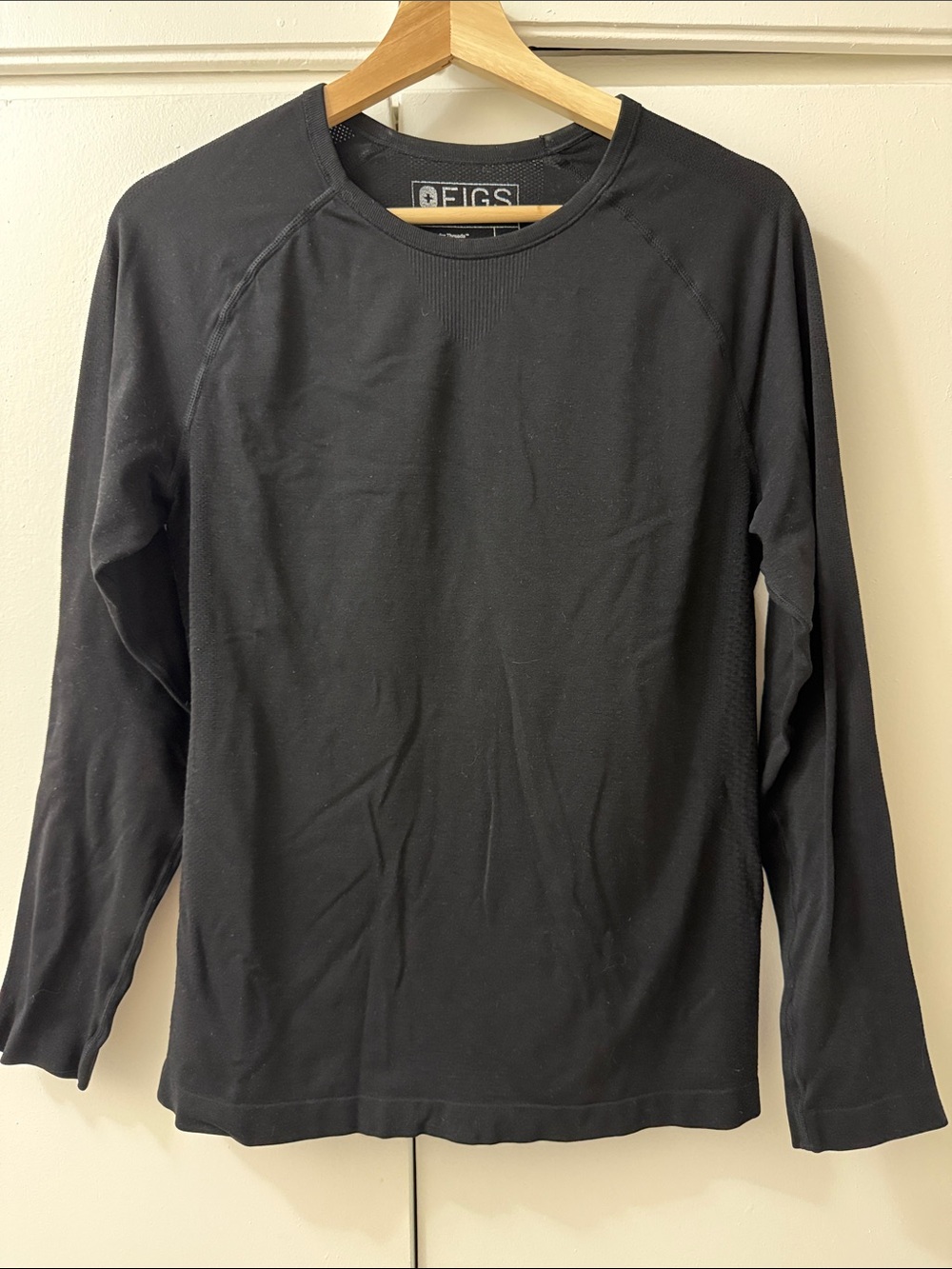 Figs Men’s Black Makato Long-Sleeve Undershirt